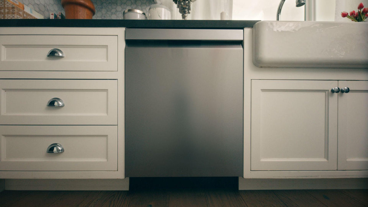 Smart Top Control Dishwasher with 1-Hour Wash & Dry, QuadWash® Pro, TrueSteam® and Dynamic Heat Dry™