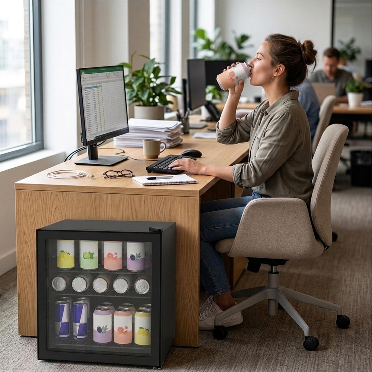 Avanti Beverage Center, 60 Can Capacity, in Black (AVBC17F2PG)