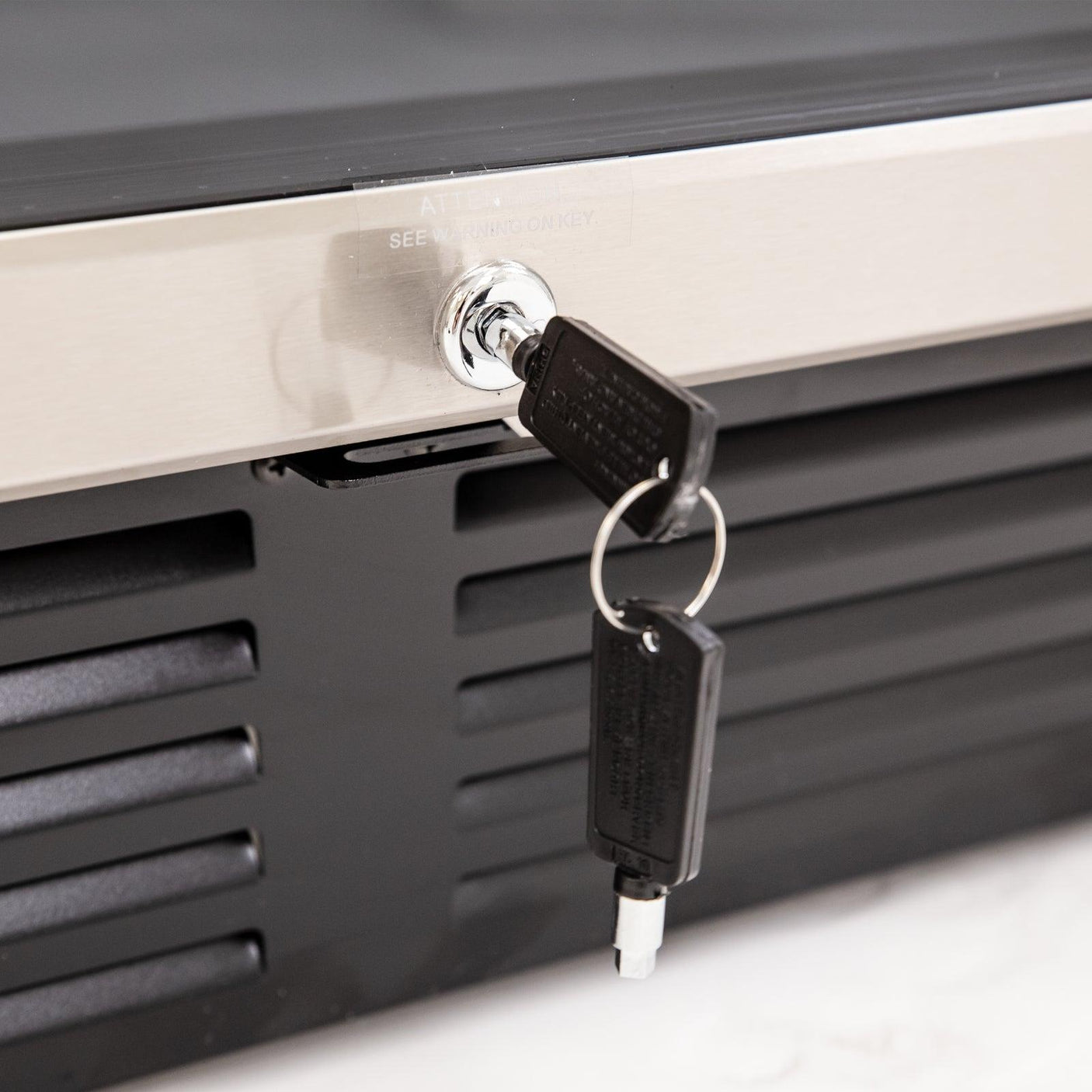 Avanti Beverage Center, 130 Can Capacity