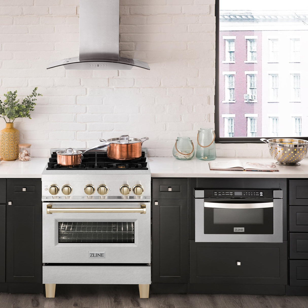 ZLINE Autograph Edition 30" 4.0 cu. ft. Dual Fuel Range with Gas Stove and Electric Oven in DuraSnow Stainless Steel with Accents (RASZ-SN-30) [Color: Gold]