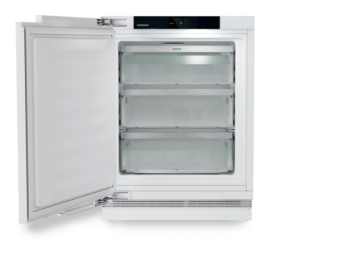 Freezer suitable for undercounter installation with NoFrost