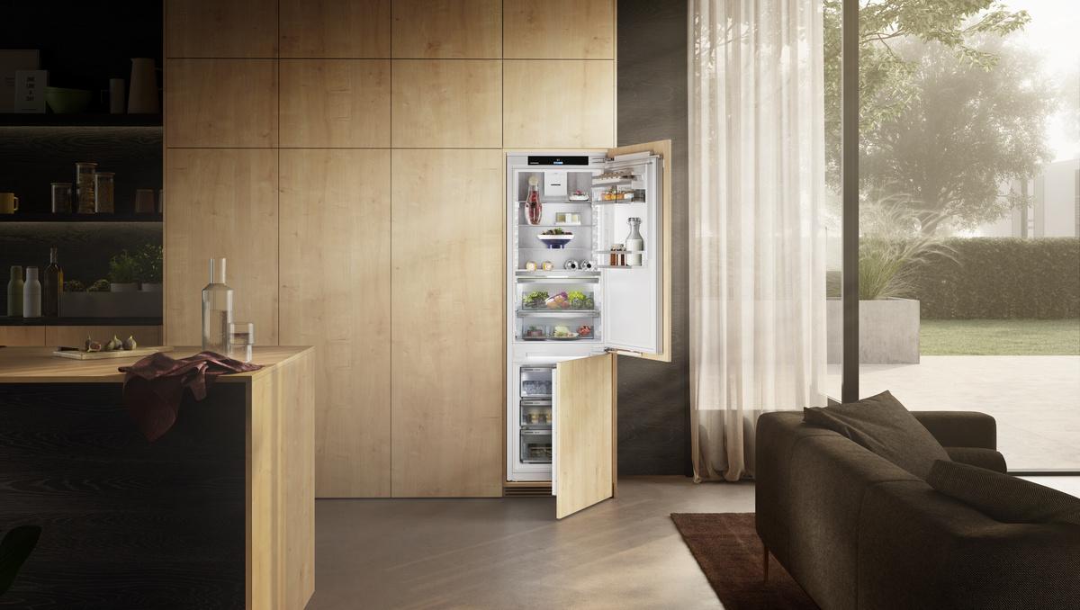 Fully Integrated Bottom Freezer Refrigerator with BioFresh