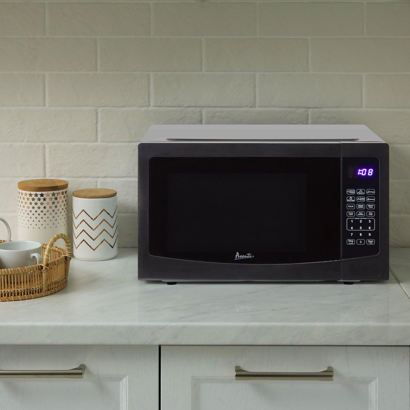 Avanti 1.1 cu. ft. Microwave Oven - Black