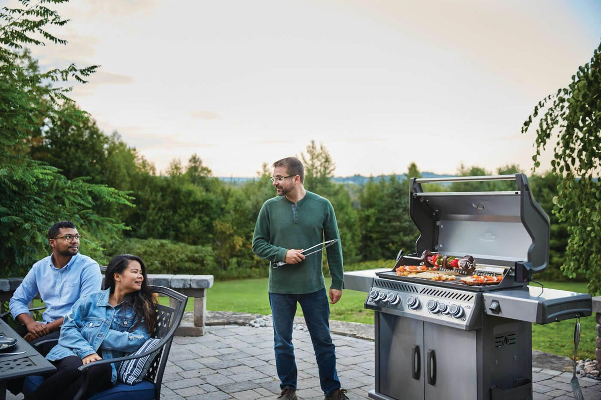 Rogue SE 625 RSIB with Infrared Side and Rear Burner , Propane, Stainless Steel