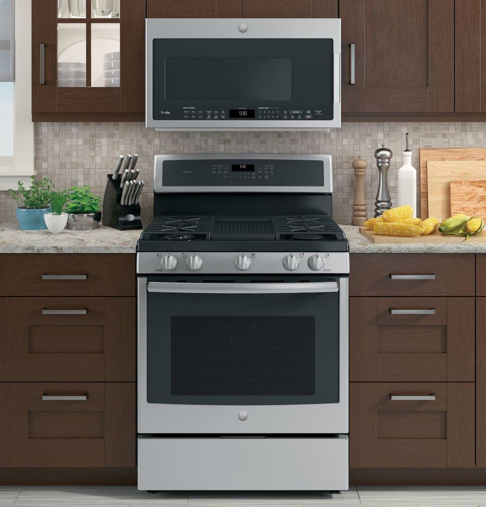 GE Profile™ 30" Free-Standing Gas Convection Range