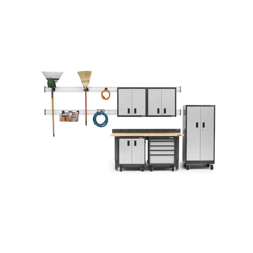 6' Wide 9-Outlet Workbench Powerstrip