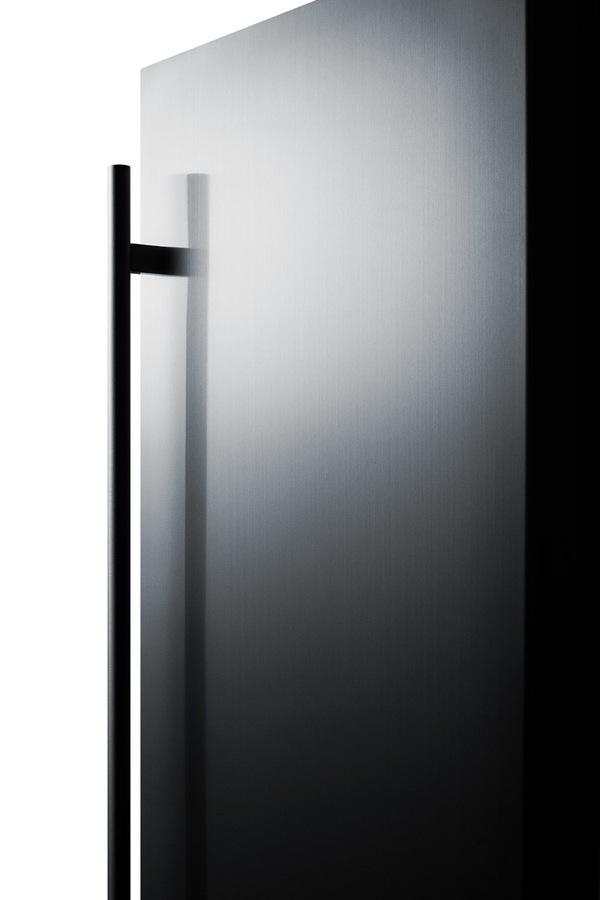 Built-in 32 Lb. Clear Icemaker