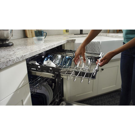 24 Top Control Dishwasher with Dual Power Filtration, PowerBlast® Cycle and 3rd Level Rack - 47 dBA