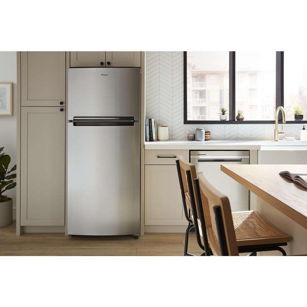 28-inch Wide Top-Freezer Refrigerator - 16.3 Cu. Ft.