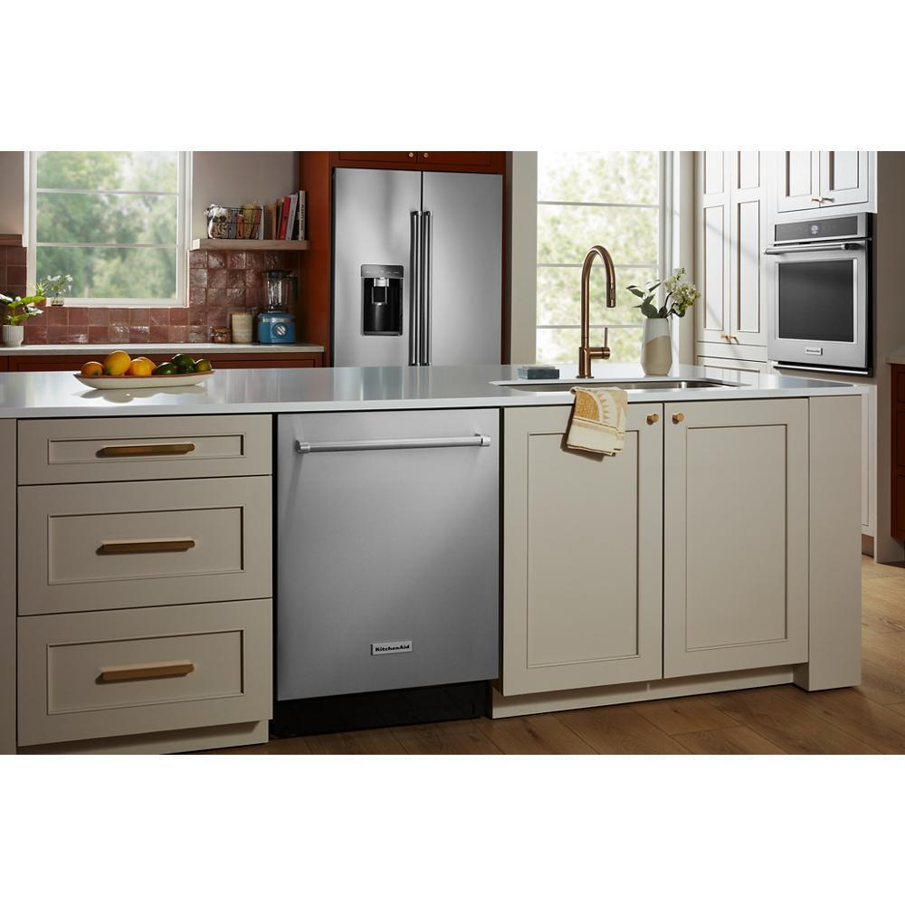 39 dBA PrintShield™ Finish Flush-to-Cabinet Dishwasher with FreeFlex™ Fit Third Level Rack