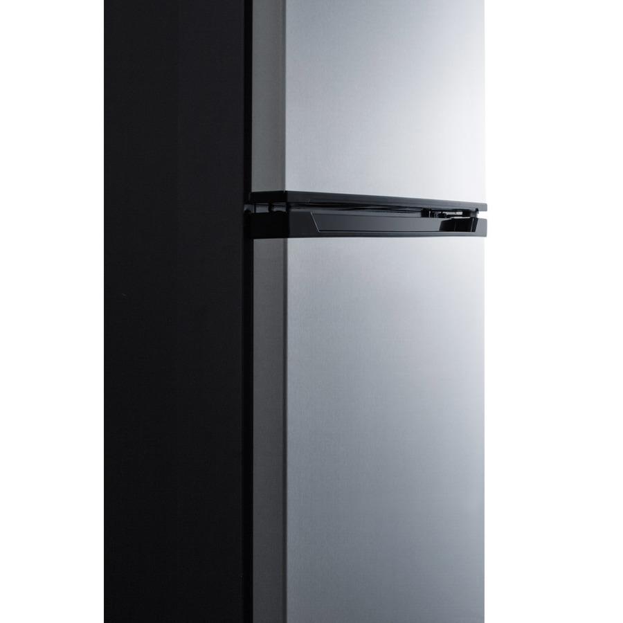 22" Wide Top Mount Refrigerator-freezer With Icemaker