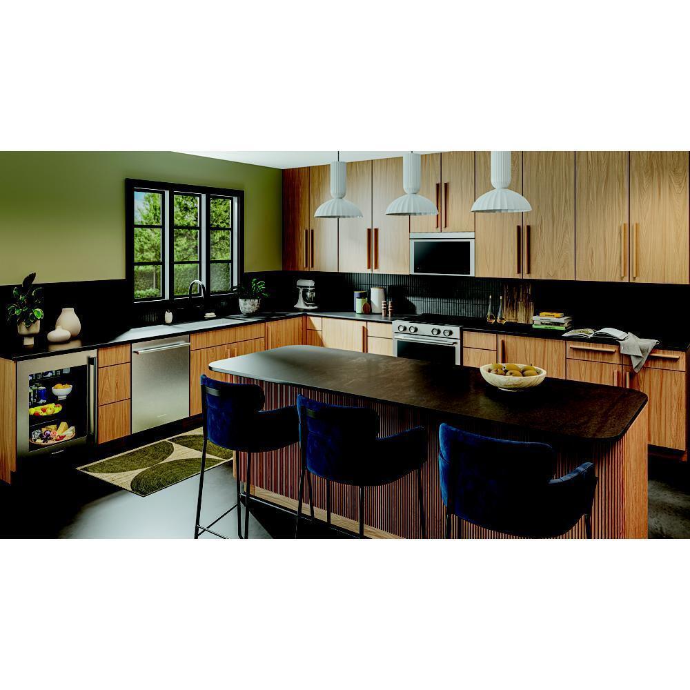 24" Undercounter Refrigerator with Glass Door