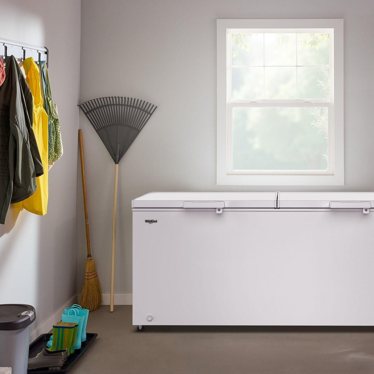Whirlpool® 22 cu. ft. Convertible Freezer-to-Fridge Chest Freezer with 4 Storage Baskets