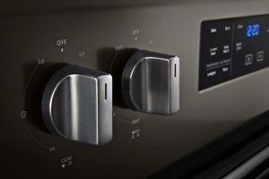 5.3 cu. ft. Whirlpool® electric range with Frozen Bake™ technology