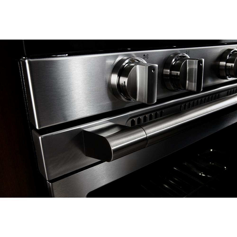 30-inch Wide Electric Range with Steam Clean - 5.3 cu. ft.