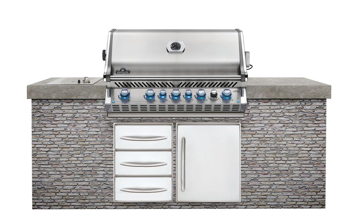 Napoleon Built-in Prestige PRO™ 665 with Infrared Rear Burner.