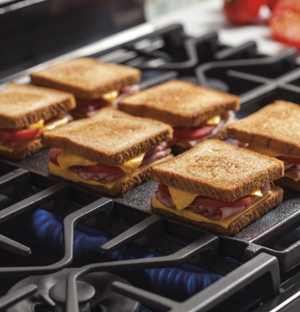 GE Profile™ 30" Free-Standing Gas Double Oven Convection Range