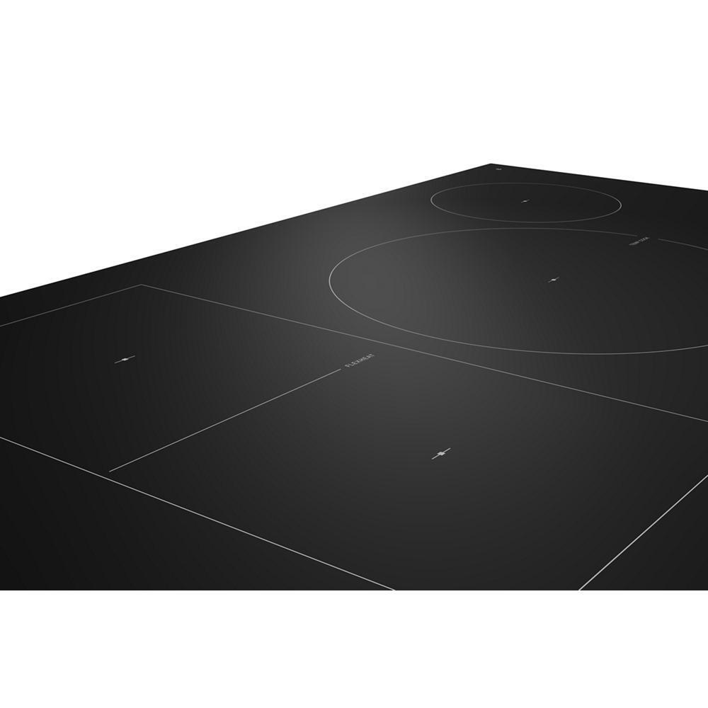 30" Intelligent Induction Cooktop with Temp Cook™ Technology and WipeClean™ Coating