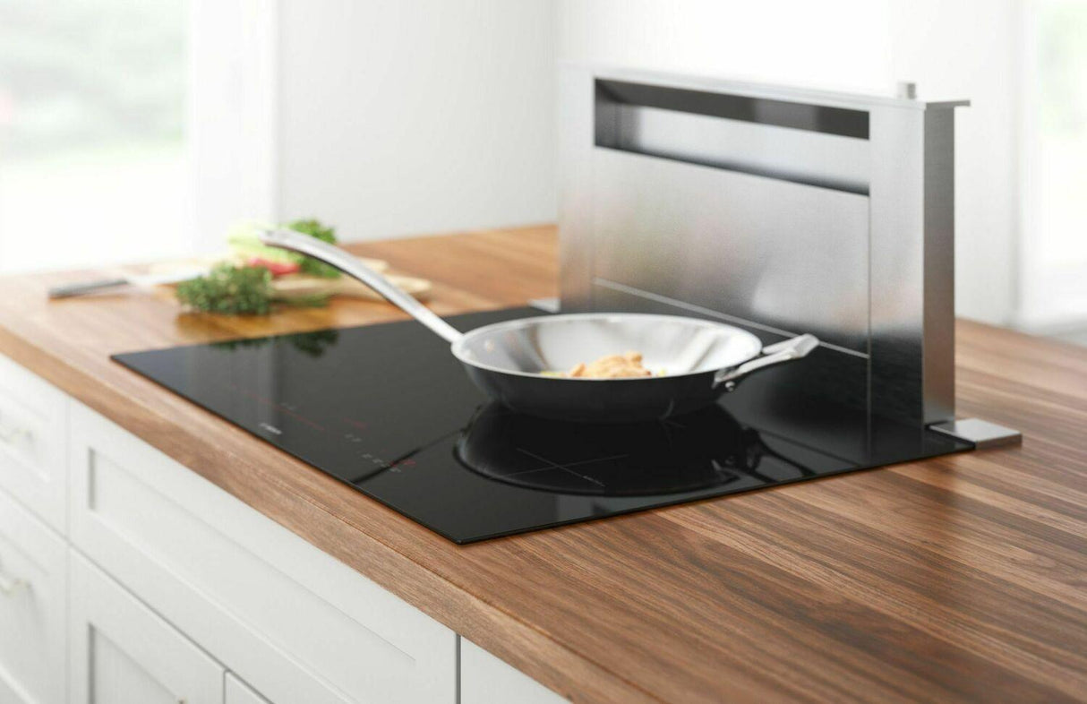 800 Series Induction Cooktop 30'' Black, surface mount without frame NIT8069UC