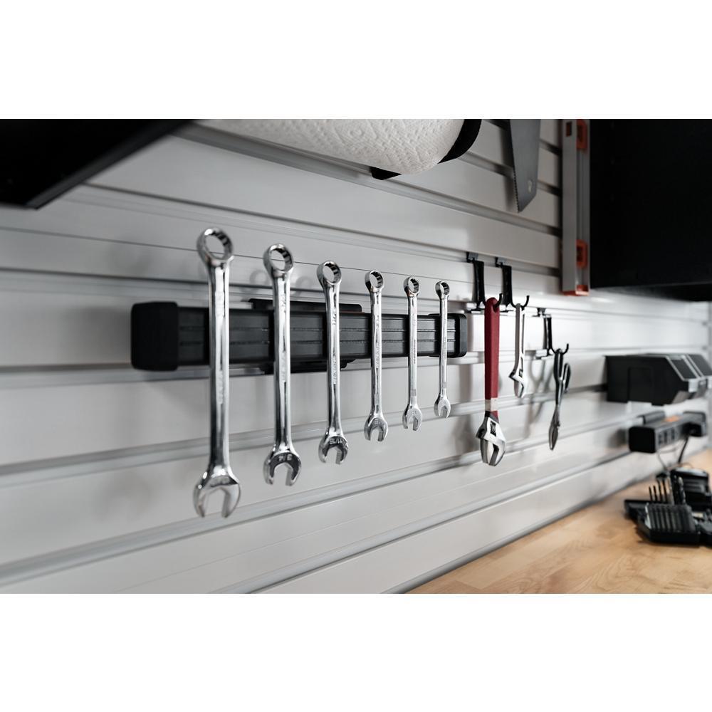 Gladiator® Magnet Bar