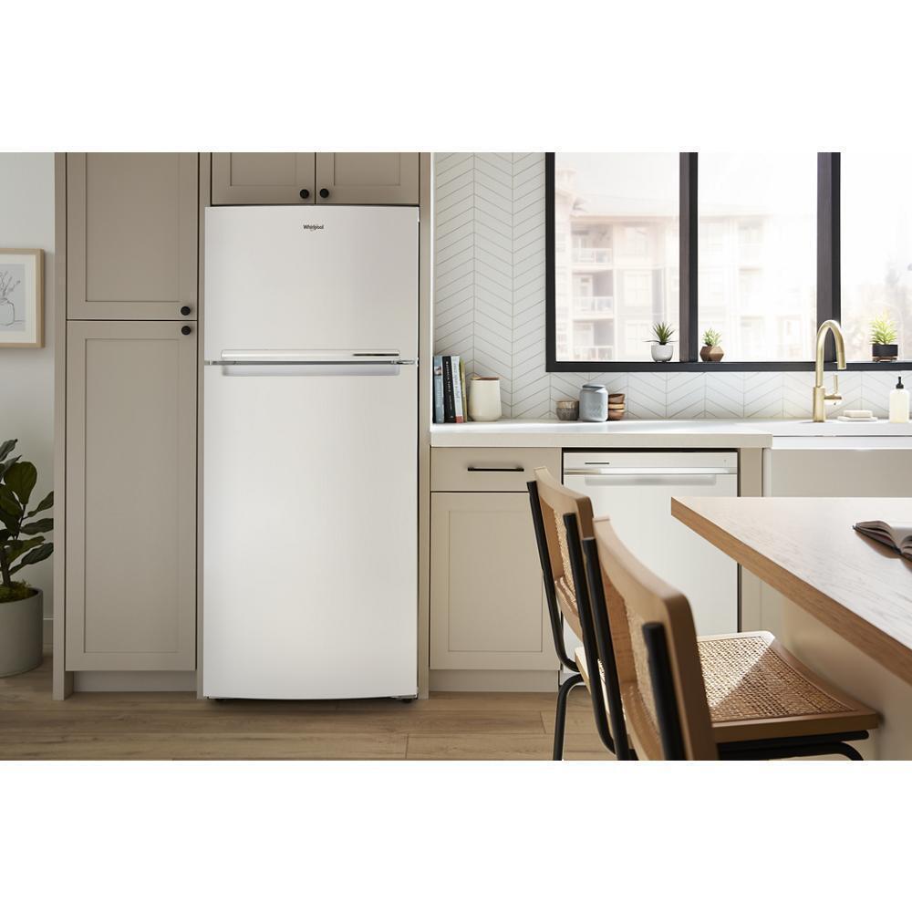 28-inch Wide Top-Freezer Refrigerator - 16.3 Cu. Ft.