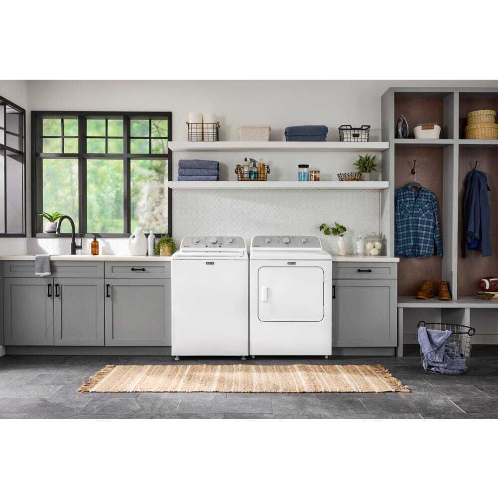 This 4.7 Cu. Ft. capacity top load washer from Maytag delivers the stain-fighting power that s built to handle tough loads.