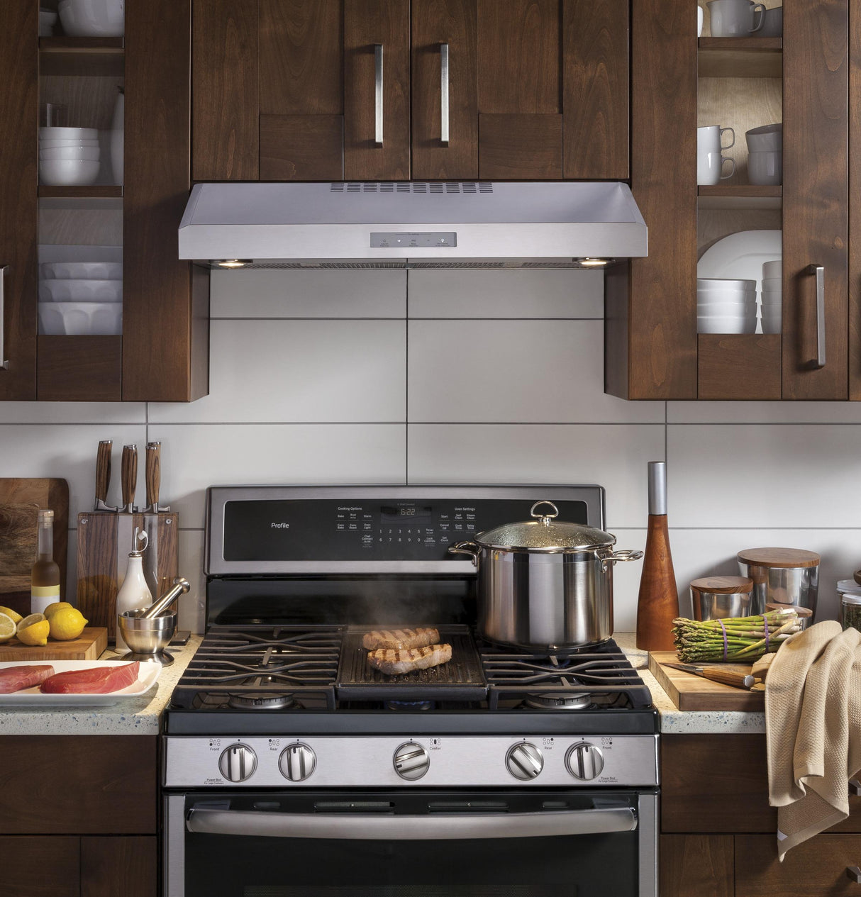 GE Profile™ 30" Free-Standing Gas Convection Range