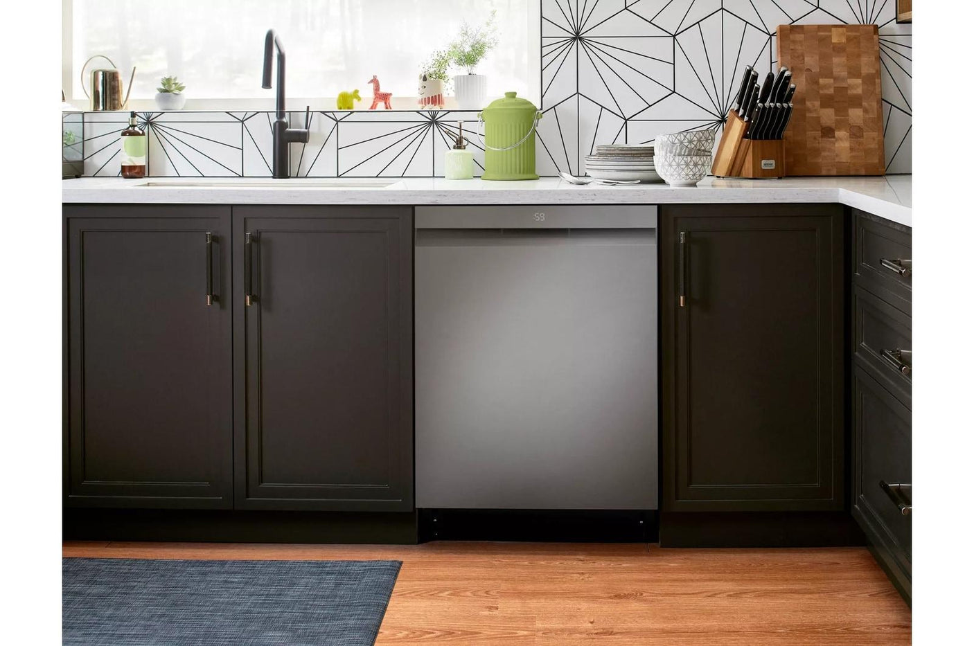 Smart Top-Control Dishwasher with 1-Hour Wash & Dry, QuadWash® Pro, and Dynamic Heat Dry™